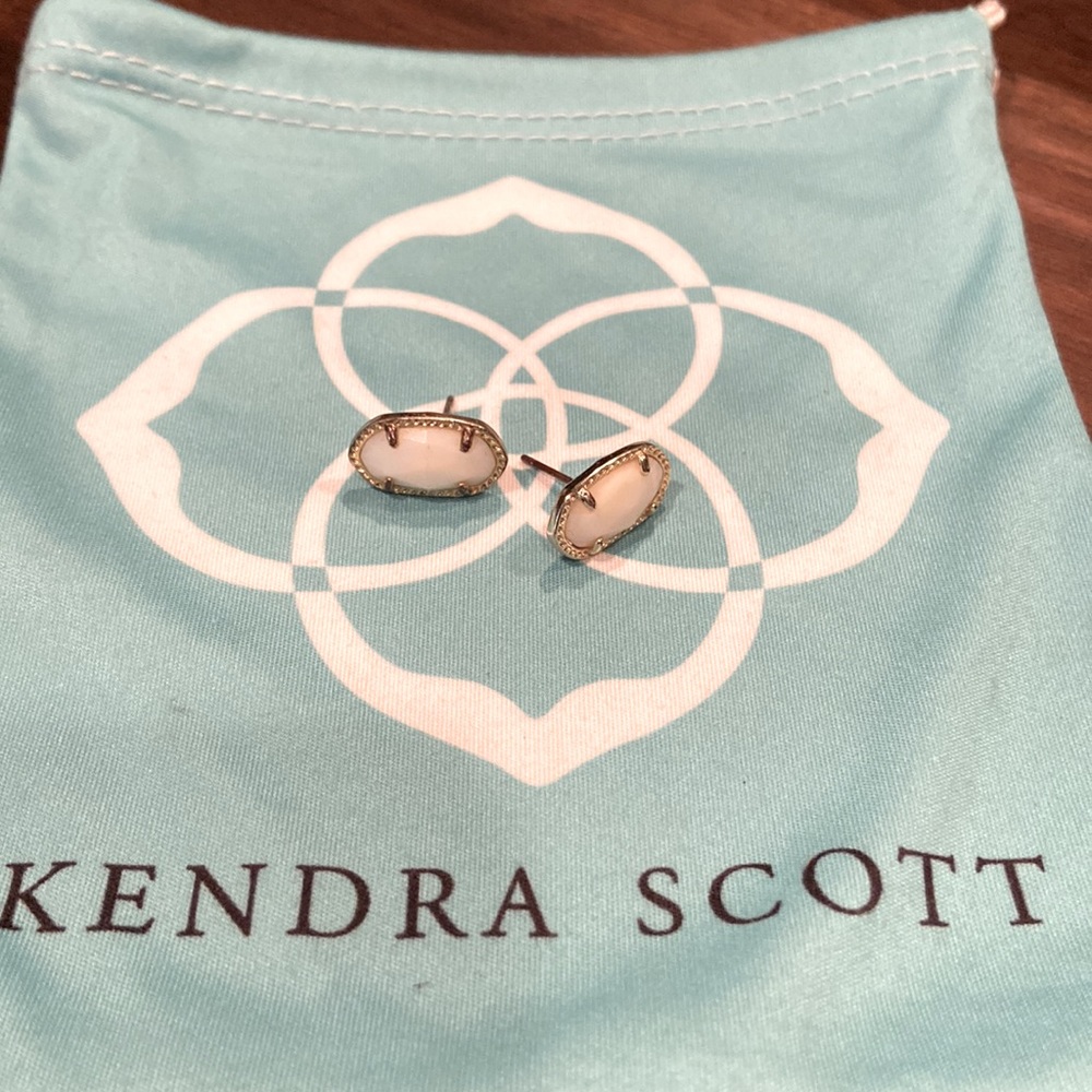 Kendra Scott Ellie Gold/White Stud Earrings